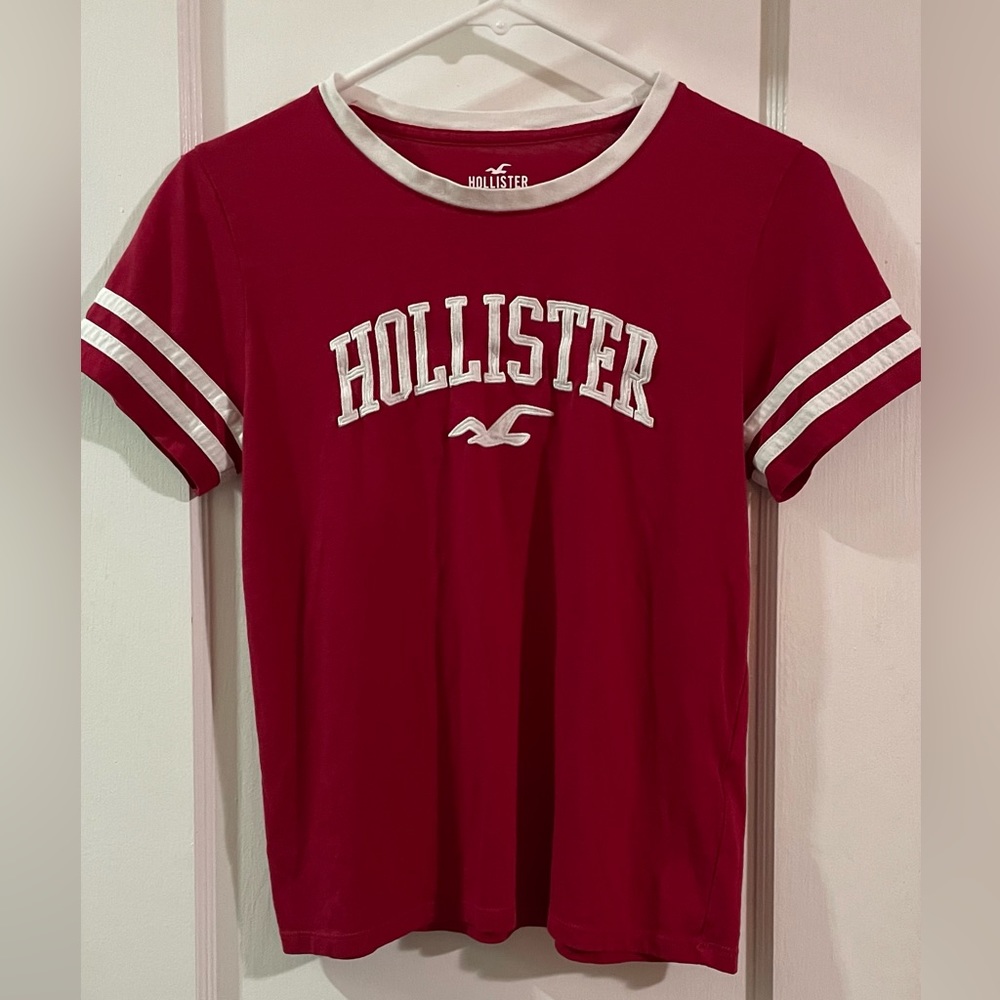 Hollister Vintage Style Red Striped Small Tshirt